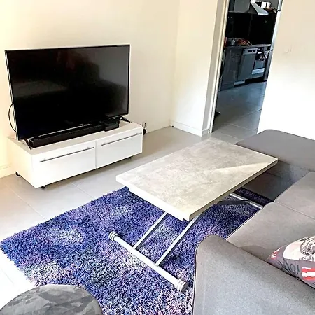 Au Pradet Avec Terrasse 33 M² Jardin Le Pradet