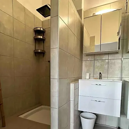 Au Pradet Avec Terrasse 33 M² Jardin